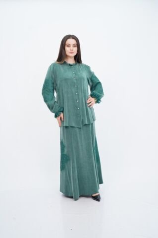 Organze Nakış Detay Fırfır Yaka Gömlek Etek Takım Zümrüt - 40-48
