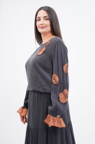 El Yapımı Organze Aplikeli Boncuklu Bluz Ve Etek Takım Siyah Camel - 40-48
