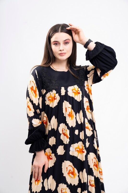 Dantel Aplikeli Elbise Siyah - 40-48