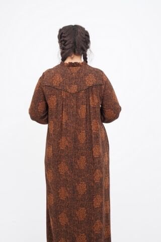 Boncuk İşlemeli Fırfır Yaka Detay Elbise Camel - 40-48