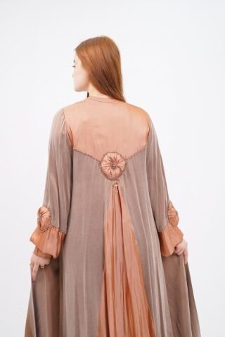 El Yapımı Çiçek Boncuk Süslemeli Abaya Takım Camel - 40-48