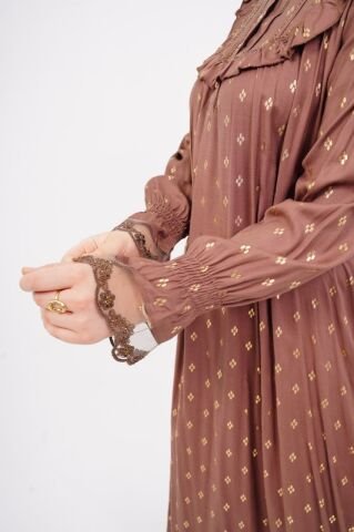 Dökümlü Fırfır Detay Tesettür Elbise 40-48 - Koyu Kahve